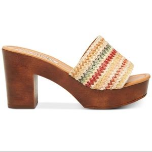 Steve Madden “Fran” platform sandals. Size 8.